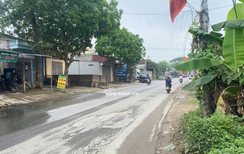 đất xã  quảng oai (ba vì cũ) chính chủ muốn bán 196m2 mặt tieefn10m sâu 20m